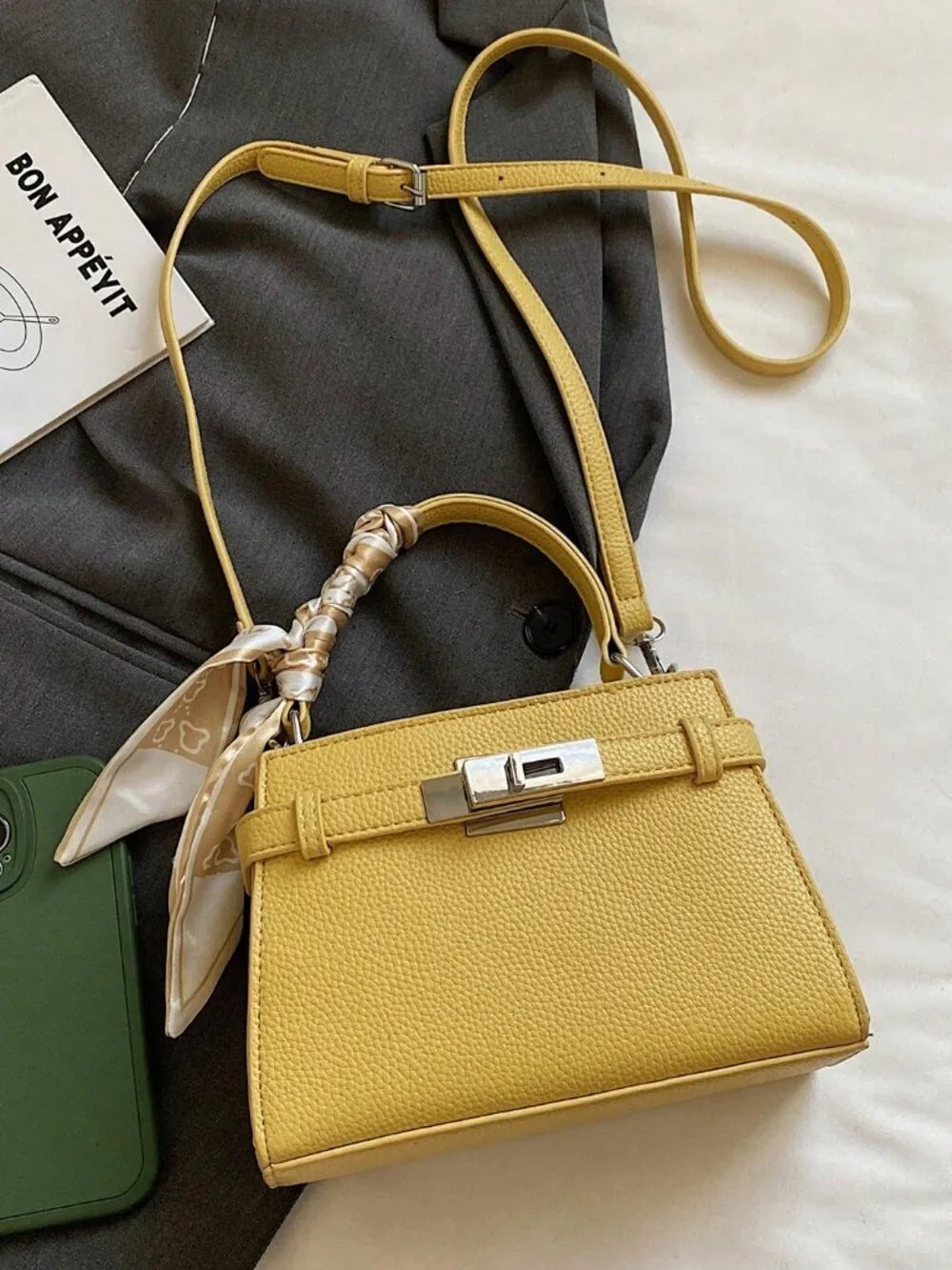 Yellow Modern Women's Shoulder Bag